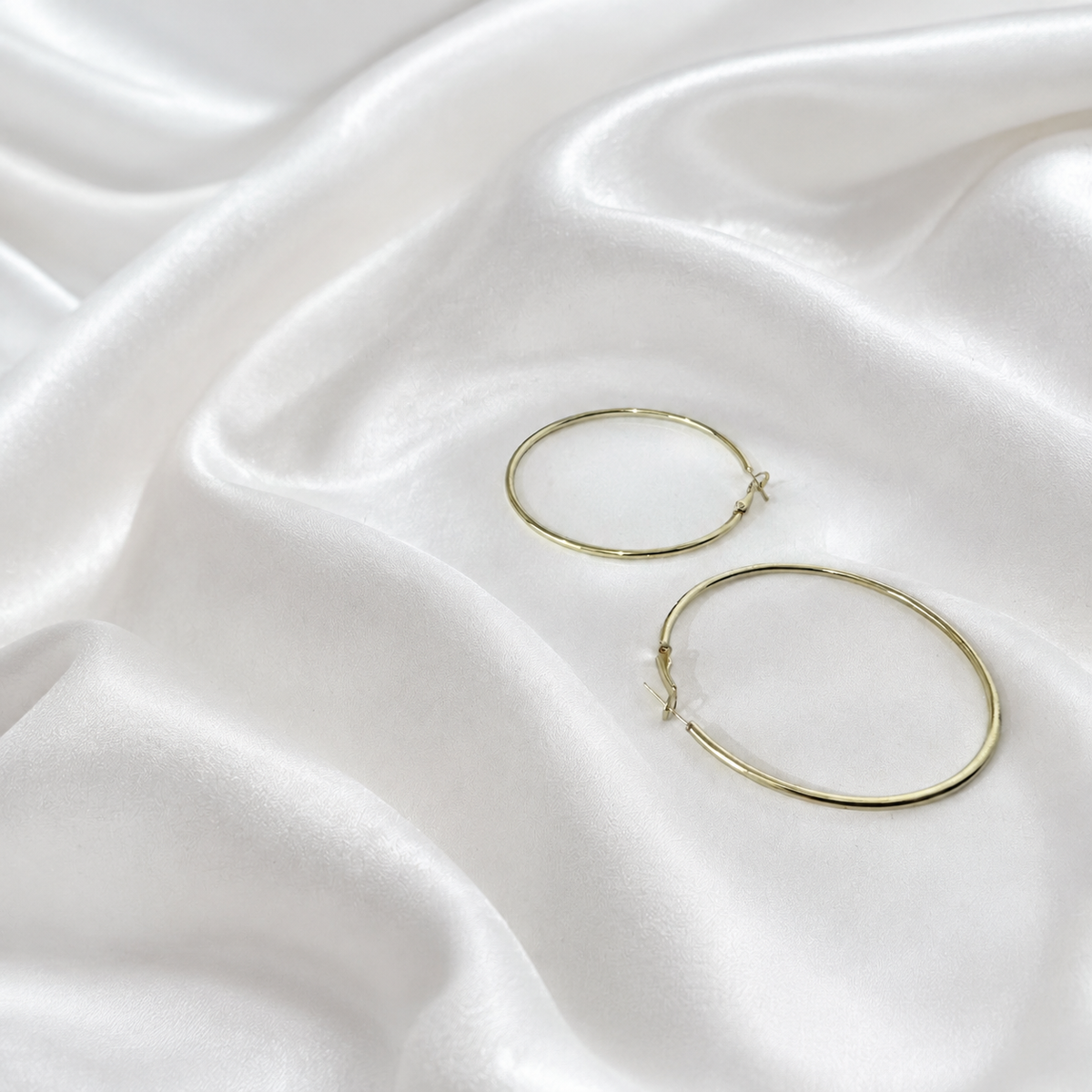 Minimal Golden Hoop Earrings