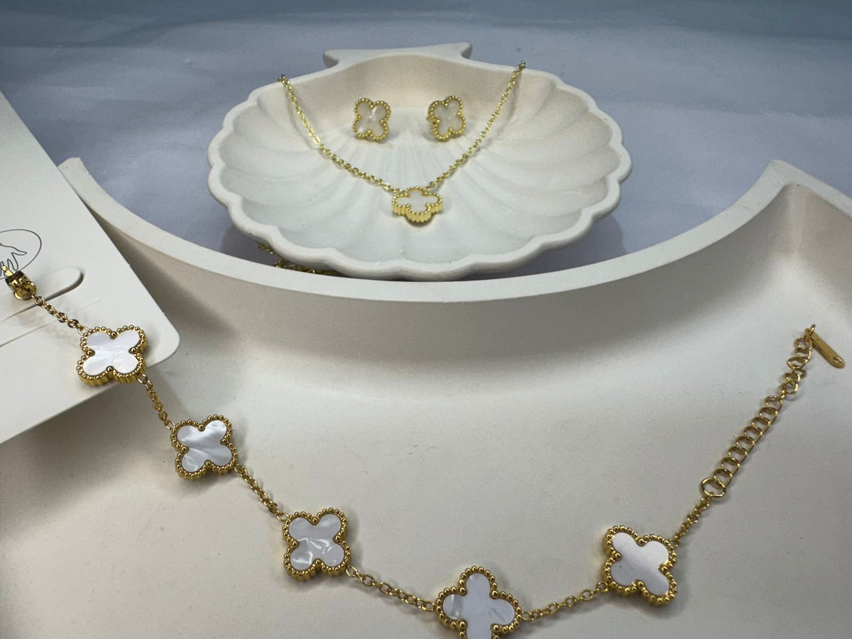 Pearl White Clover Jewellery Set