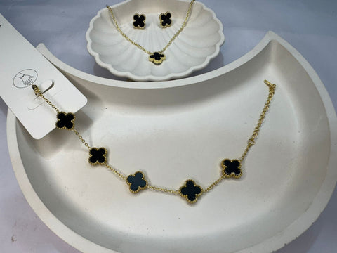 Black Clover Jewellery Set