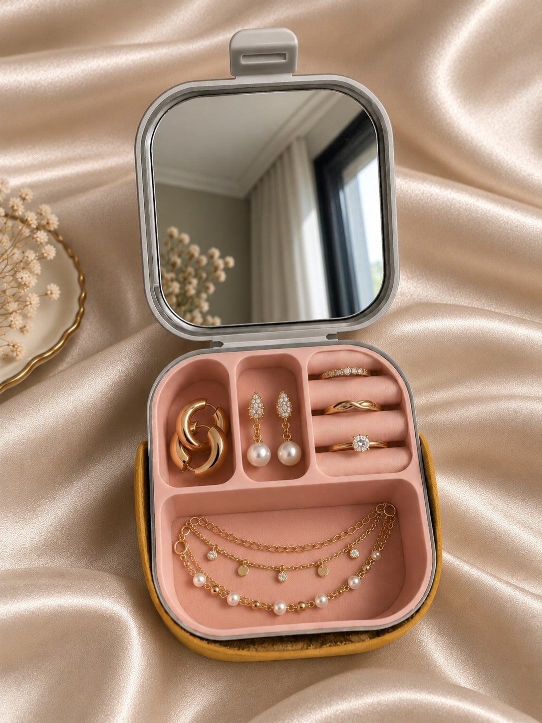 Compact Travel Jewellery Organizer